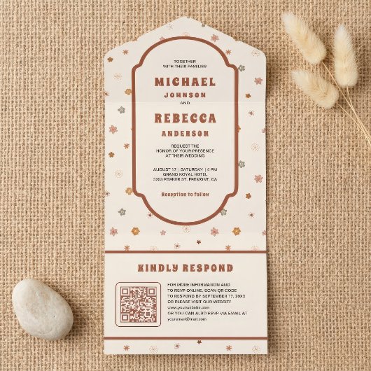 Invitation Tout En Un Mariage Code QR Fleurs Délicates Rétro Groovy des