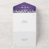 Invitation Tout En Un Mariage de monogramme de bois violet rustique (Dehors)
