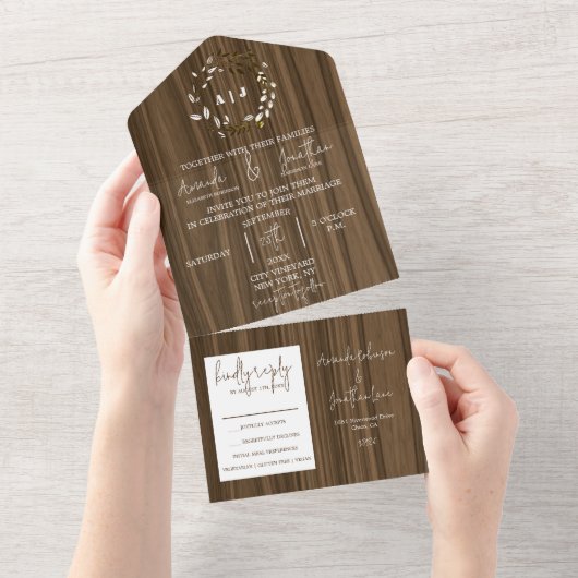 Invitation Tout En Un Mariage de monogramme de feuille de bois rustique (Déchirure)