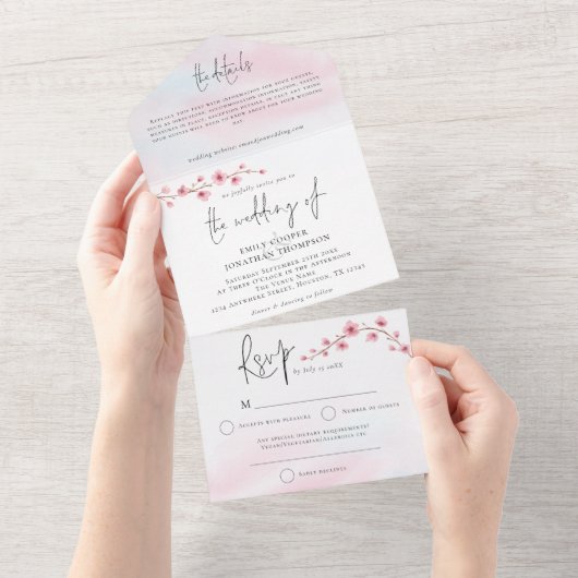 Invitation Tout En Un Mariage de script d'aquarelle Sakura Cherry Blosso (Déchirure)