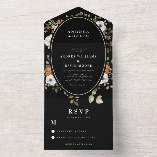 Invitation Tout En Un Mariage floral noir et moody (À l'intérieur)