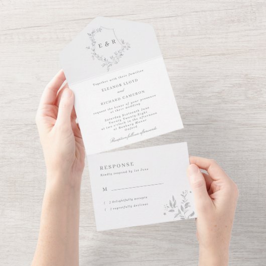 Invitation Tout En Un Mariage Monogram Crest Leafy classique (Déchirure)