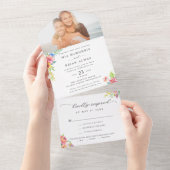 Invitation Tout En Un Mariage photo moderne Tropical Elegant Script (Déchirure)
