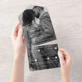 Invitation Tout En Un Mariage photo romantique noir et blanc (Déchirure)