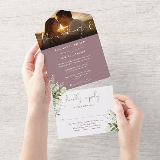Invitation Tout En Un Mauve Floral Greenery Photo Mariage (Déchirure)