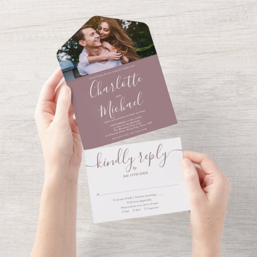 Invitation Tout En Un Moderne Elegant Mauve Script Mariage photo Tous (Déchirure)