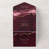 Invitation Tout En Un Moderne Golden Burgundy Marble Agate Mariage (Dehors)