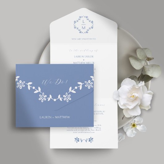 Invitation Tout En Un Monogramme floral bleu et blanc