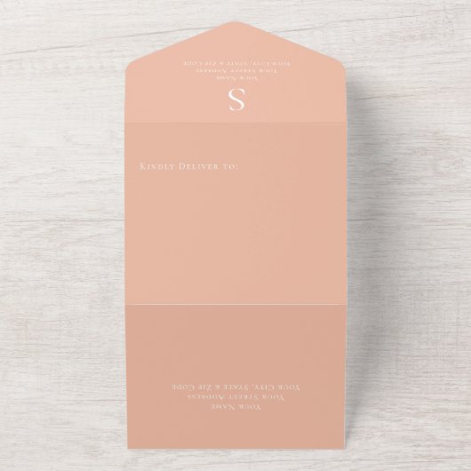 Invitation Tout En Un Monogramme moderne Peach Blush QR Code (Dehors)