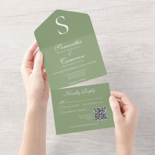 Invitation Tout En Un Monogramme moderne Sage Green QR Code (Déchirure)
