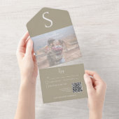 Invitation Tout En Un Monogramme Photo moderne Khaki Tan QR Code (Déchirure)