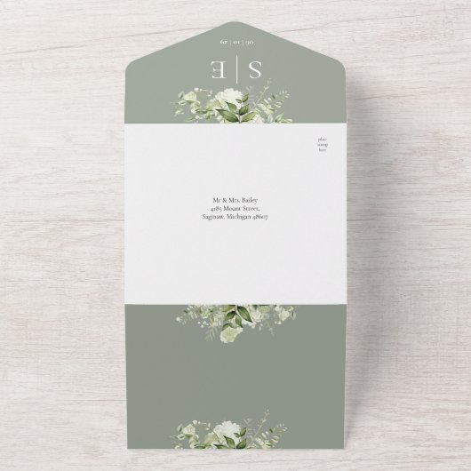 Invitation Tout En Un Monogramme QR Code Vert Sage Vert Mariage (Dehors)