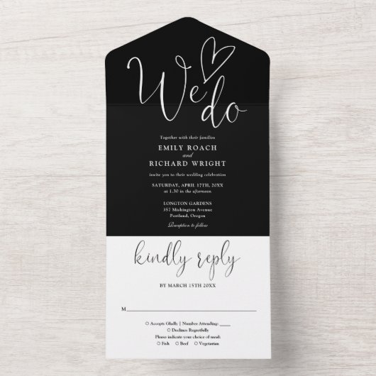 Invitation Tout En Un Nous Aimons Coeur Script Mariage noir et blanc (À l'intérieur)