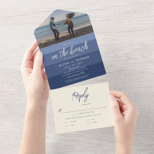 Invitation Tout En Un Ocean Blue Wave Stripes Plage Mariage Photo (Déchirure)