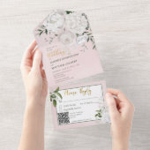 Invitation Tout En Un Peonies blanches rustiques Floral Rose QR Code (Déchirure)