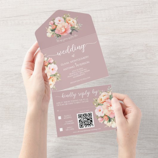 Invitation Tout En Un Peonies élégantes modernes Dusty Rose QR Code Mari (Déchirure)