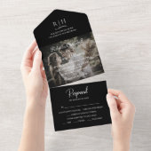 Invitation Tout En Un Photo Mariage noir moderne | Monogramme RSVP (Déchirure)
