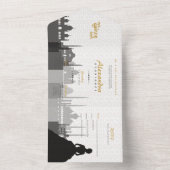 Invitation Tout En Un Quinceañera en noir et or (À l'intérieur)