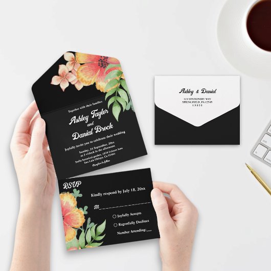 Invitation Tout En Un Romantic Chic Fleur sauvage Black Floral Mariage