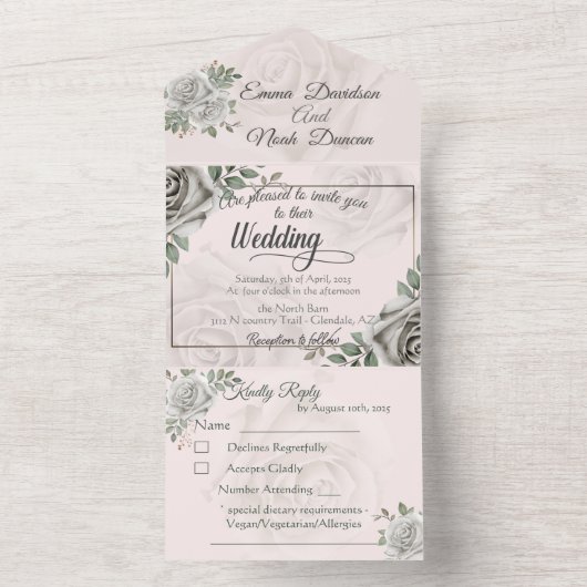 Invitation Tout En Un Roses blanches tout en un et RSVP (À l'intérieur)