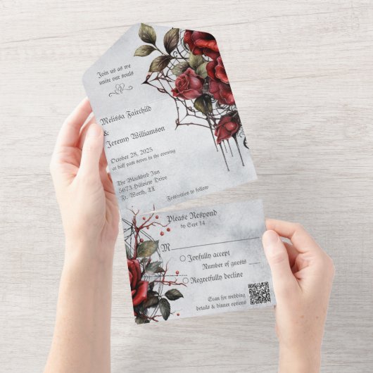 Invitation Tout En Un Roses rouges gothiques avec code QR (Déchirure)