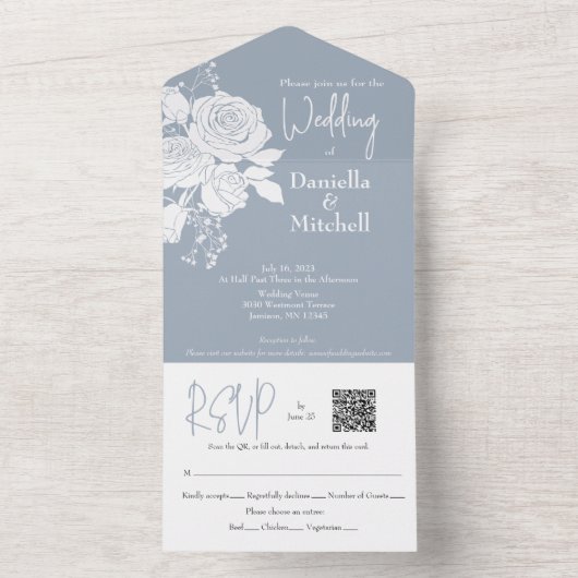 Invitation Tout En Un Roses sur Dusty Blue tout en un mariage Inviter (À l'intérieur)