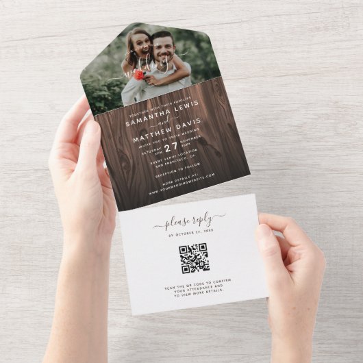 Invitation Tout En Un Rustic Bois Photo Mariage extérieur QR Code RSVP (Déchirure)