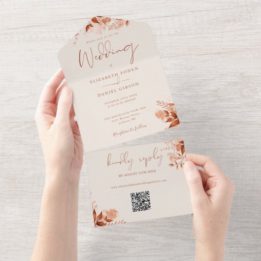 Invitation Tout En Un Rustique Automne automne Floral QR Code Mariage (Déchirure)