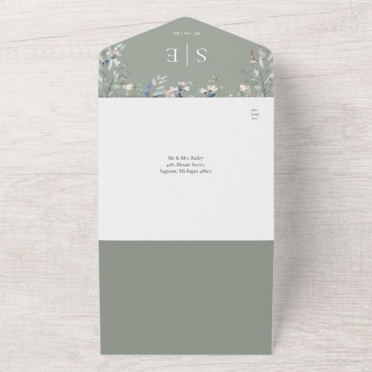 Invitation Tout En Un Sage Green Floral Monogramme QR Code Mariage (Dehors)
