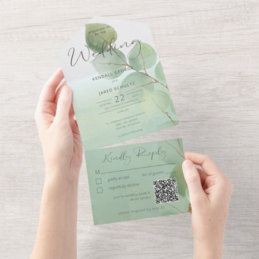 Invitation Tout En Un Sage Green Modern Eucalyptus QR Code (Déchirure)