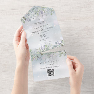 Invitation Tout En Un Sage Lilac Floral Monogramme QR Code Mariage hiver