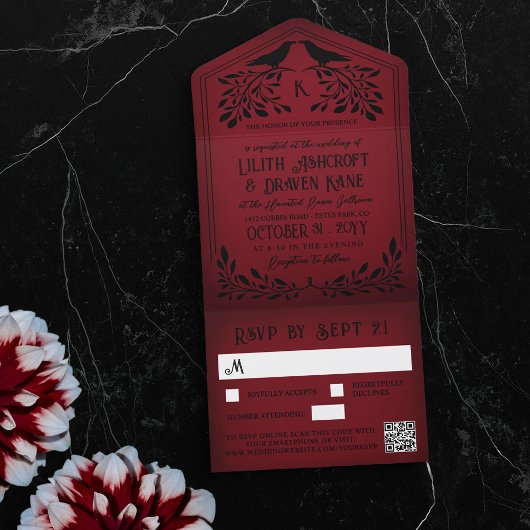 Invitation Tout En Un Sang Rouge noir corbeau Monogramme Goth Mariage