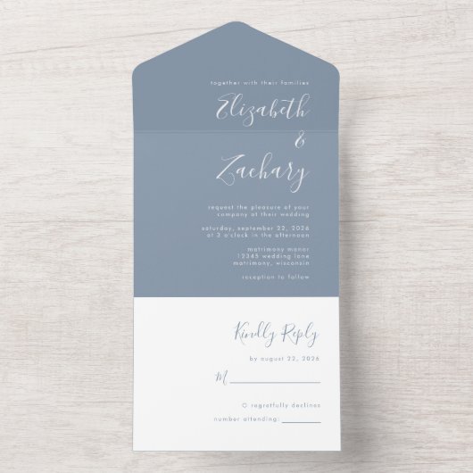 Invitation Tout En Un Script moderne Mariage bleu poussiéreux minimal (À l'intérieur)