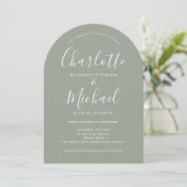 Invitation Tout en un script Photo Sage Green Arch Mariage (Debout devant)