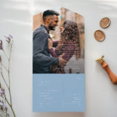 Invitation Tout En Un Script Whimsical | Sceau photo bleu Dusty et envoi