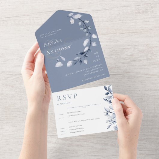 Invitation Tout En Un Simple Dusty Blue Floral tout en un mariage Invite (Déchirure)