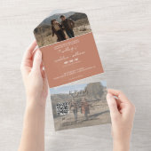 Invitation Tout En Un Simple Terracotta tendance QR Code RSVP Mariage (Déchirure)