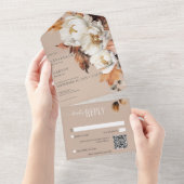 Invitation Tout En Un Tan rustique & Crème Automne Floral & Feuille QR C (Déchirure)