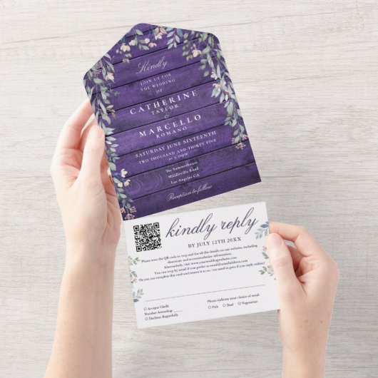Invitation Tout En Un Violet Rustique Grange Bois Floral QR Code Mariage (Déchirure)