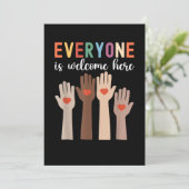 Invitation Tout Le Monde Est Le Bienvenu Ici Enseignant Idaho (Debout devant)