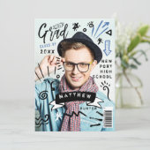 Invitation Trendy Doodle Sketch Magazine Couverture Boy Grad  (Debout devant)