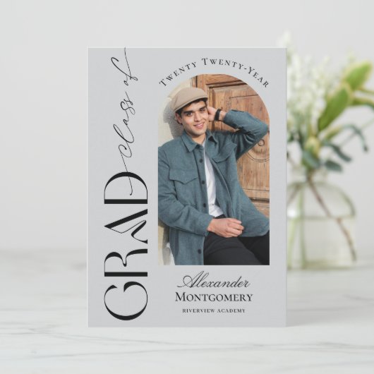 Invitation Trendy Modern Minimal Arch Photo Graduation Party (Debout devant)