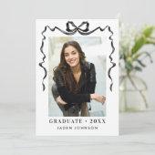 Invitation Trendy Neutral Bow Ribbon 2 PHOTO Graduation Party (Debout devant)