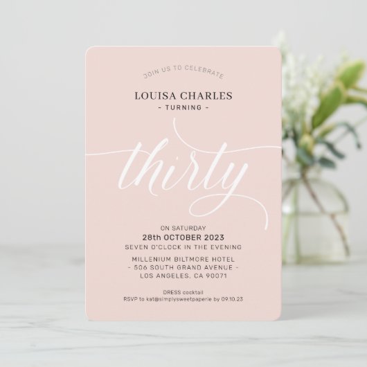 Invitation TRENTE élégant anniversaire chic script rose (Debout devant)