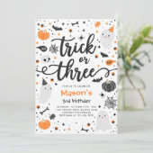 Invitation Trick or Treat Halloween Ghost 3e fête d'anniversa (Debout devant)