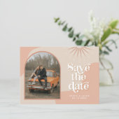 Invitation TRIXIE Blush Retro Arched Photo Enregistrer la dat (Debout devant)