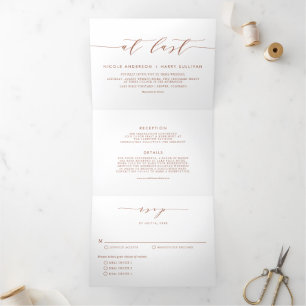 Invitation Trois Volets À Dernier Terracotta Minimaliste Script Mariage