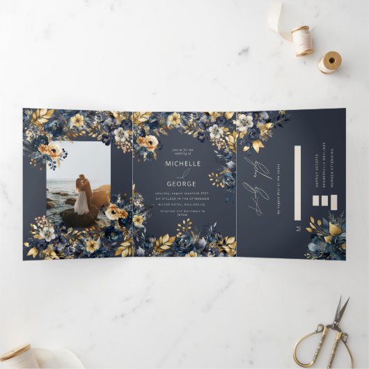 Invitation Trois Volets Aquarelle Midnight Blue Gold Floral (Intérieur)