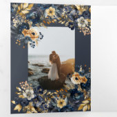 Invitation Trois Volets Aquarelle Midnight Blue Gold Floral (Intérieur en premier)