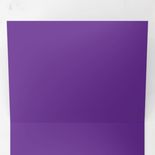 Invitation Trois Volets Arrière - plan violet riche solide | Conception en (Intérieur en premier)